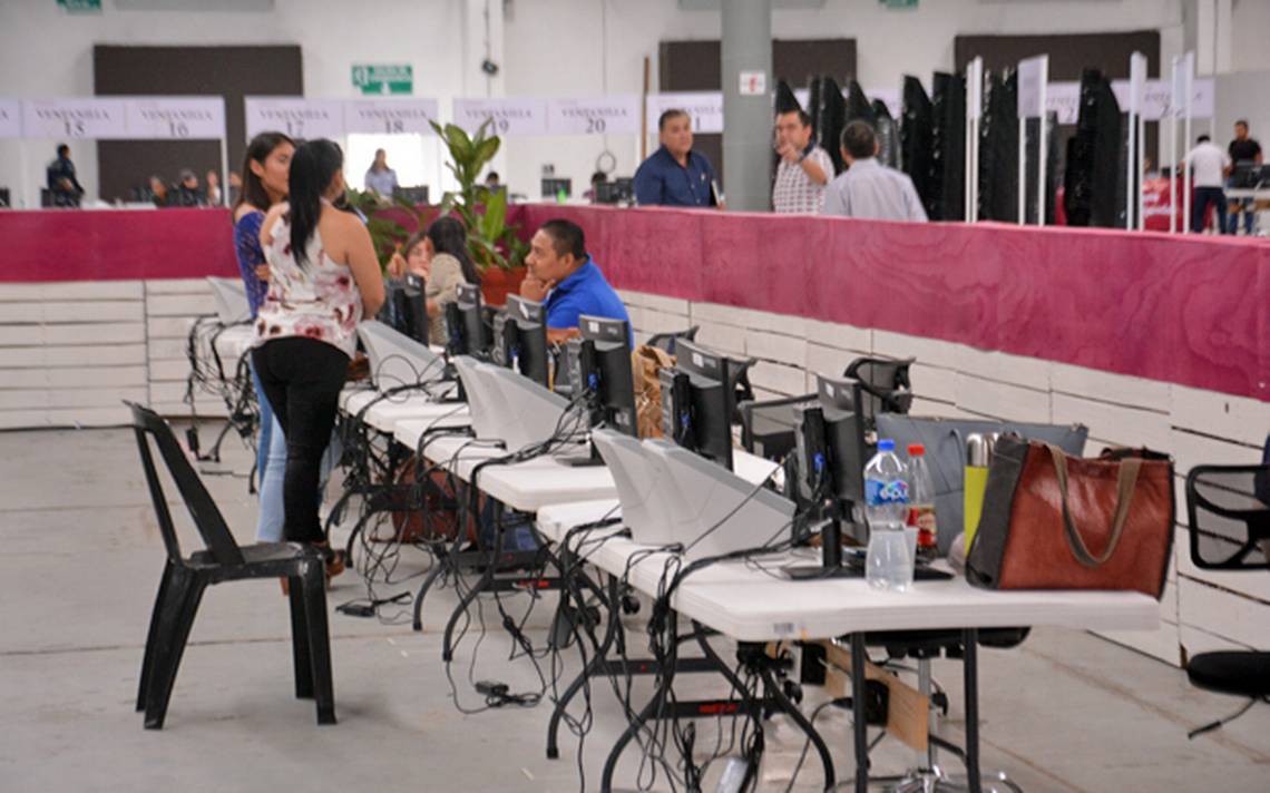 Trámites de reemplacamiento y licencia en el Parque