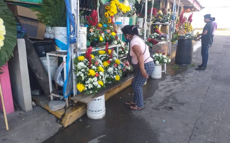 Aun con bajas ventas, floristas le apuestan al Día de Muertos en  Villahermosa - El Heraldo de Tabasco | Noticias Locales, Policiacas, sobre  México, Tabasco y el Mundo